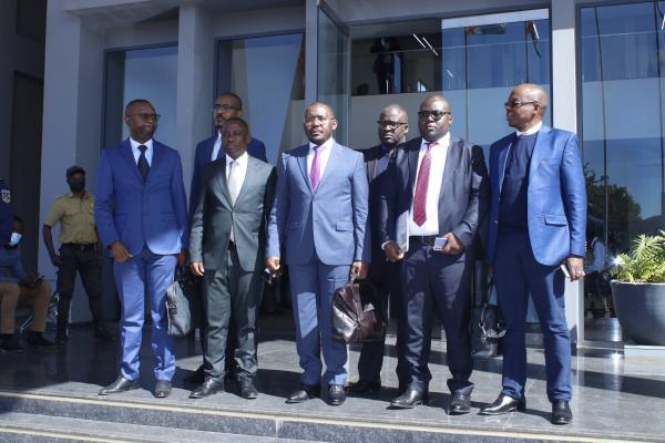 Au milieu, le DG Ahmed Kalej. 