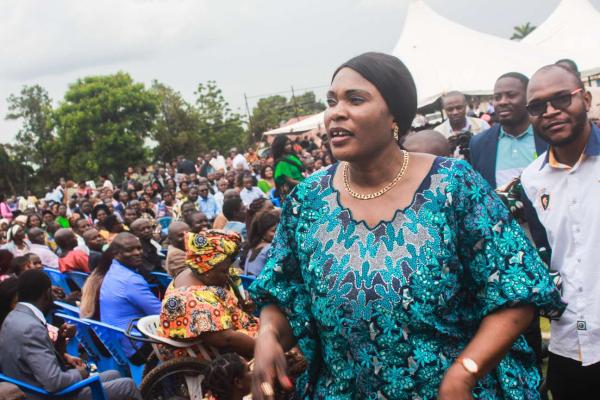 Fifi Masuka Saïni, gouverneure du Lualaba. 