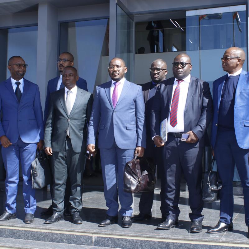 Au milieu, le DG Ahmed Kalej. 