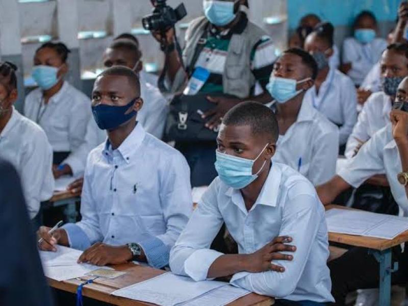 Les élèves finalistes lors de l'examen d'État. 