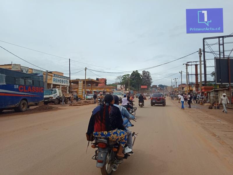 Le Boulevard Président de la République. Ph. Isaac Bin-Ngeve/PRIMEURACTU.CD. 