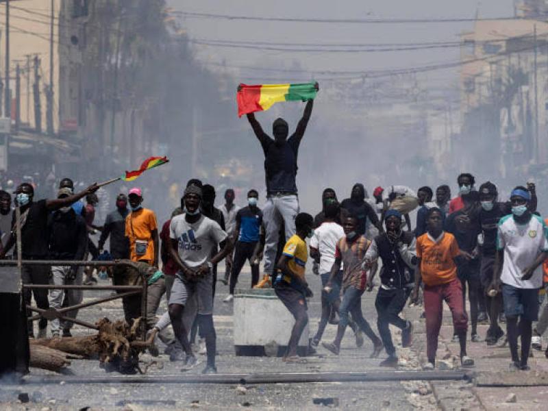 Les manifestants dans les rues de Dakar, au Sénégal. Ph. tiers.